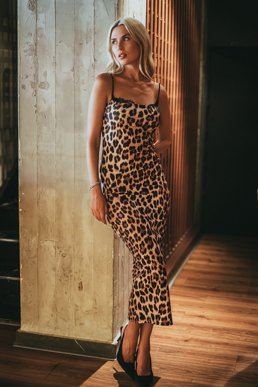 Φόρεμα maxi rib με δανδέλα animal printed